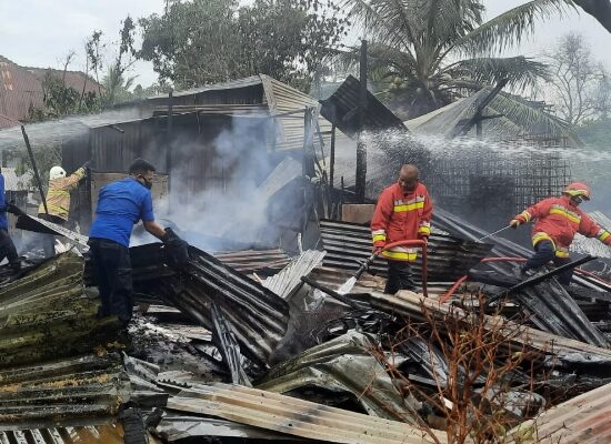 Selang Gas Bocor, Kedai Kopi Ludes Terbakar di Asrama Komplek TNI Japakeh Aceh Besar