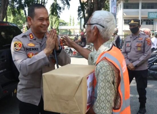 Dampak Naik BBM, Tukang Parkir di Lhokseumawe Dapat Bansos